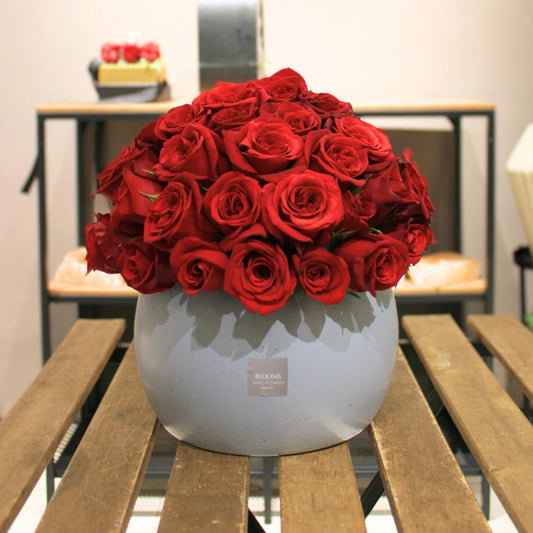 50 Roses Round Vase Luxuary