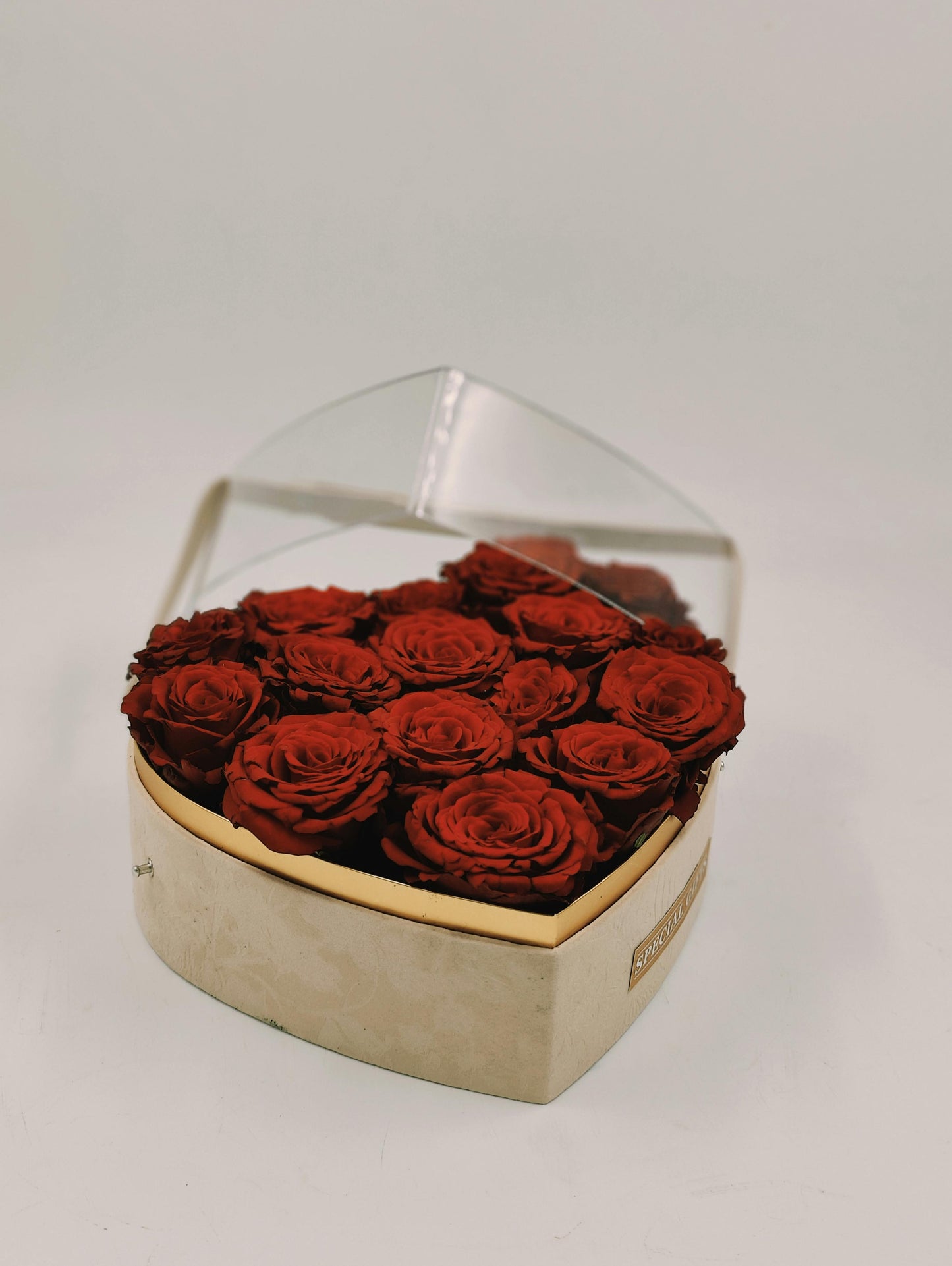 Red roses heart